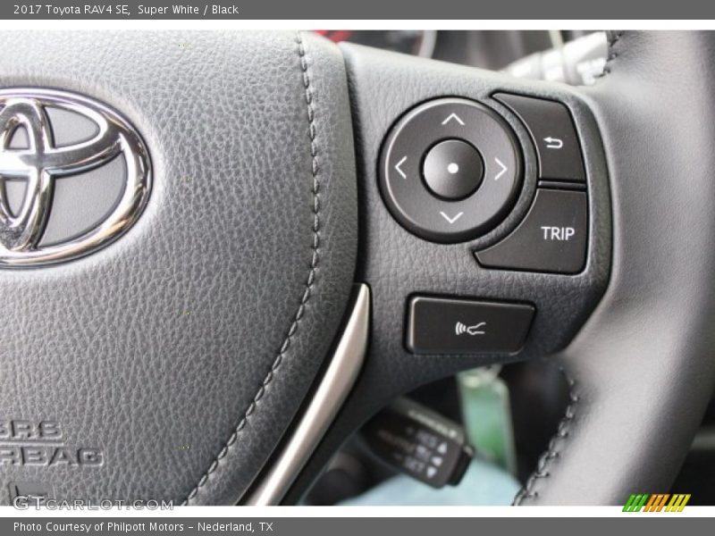Super White / Black 2017 Toyota RAV4 SE