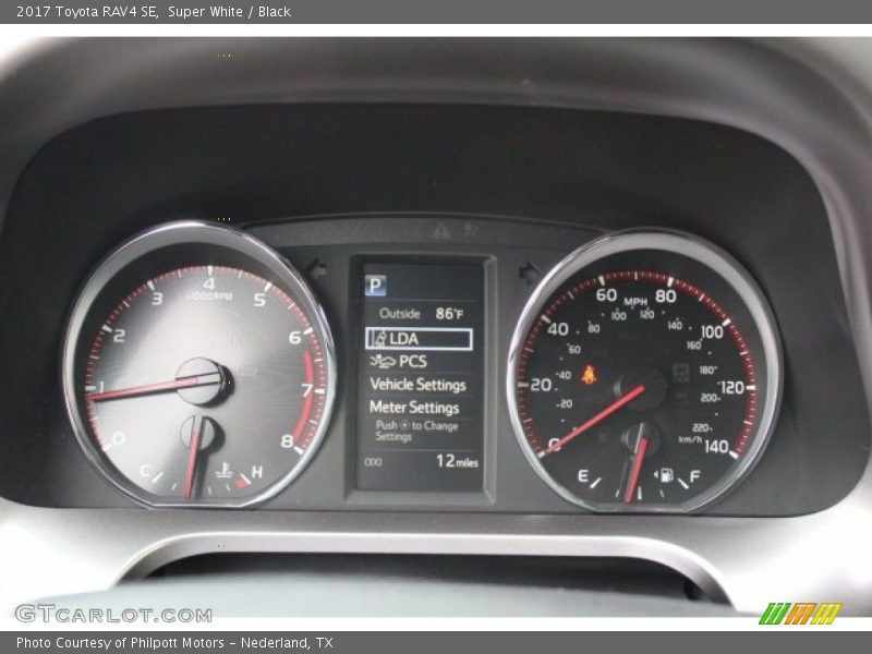 Super White / Black 2017 Toyota RAV4 SE