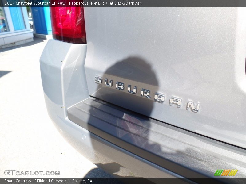 Pepperdust Metallic / Jet Black/Dark Ash 2017 Chevrolet Suburban LT 4WD