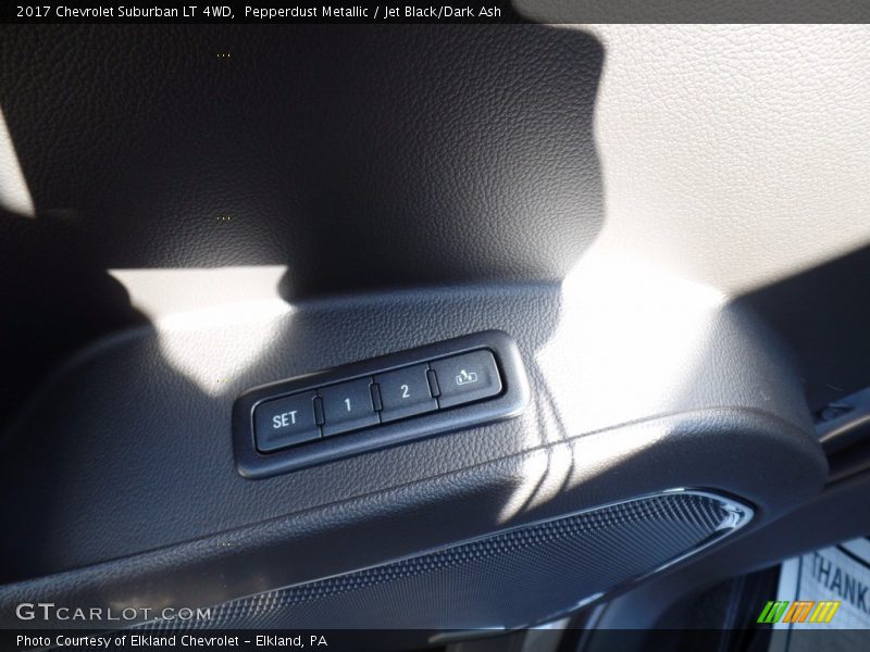 Pepperdust Metallic / Jet Black/Dark Ash 2017 Chevrolet Suburban LT 4WD