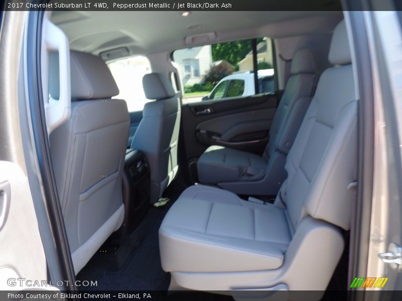 Pepperdust Metallic / Jet Black/Dark Ash 2017 Chevrolet Suburban LT 4WD