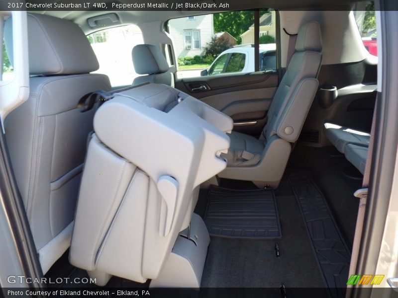 Pepperdust Metallic / Jet Black/Dark Ash 2017 Chevrolet Suburban LT 4WD