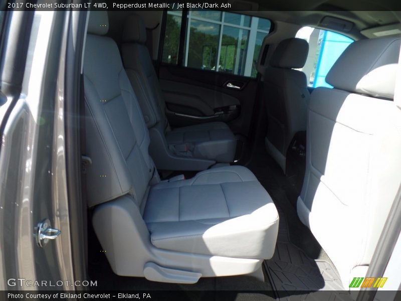 Pepperdust Metallic / Jet Black/Dark Ash 2017 Chevrolet Suburban LT 4WD