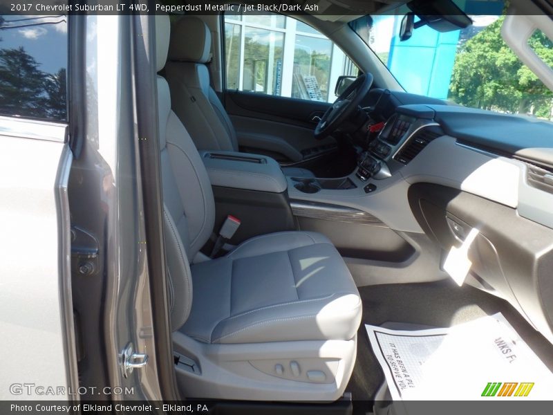 Pepperdust Metallic / Jet Black/Dark Ash 2017 Chevrolet Suburban LT 4WD