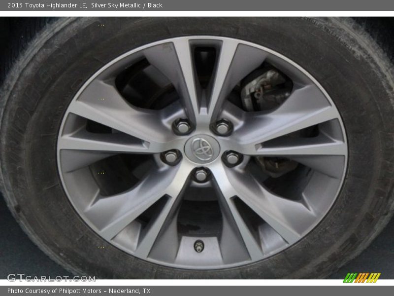 Silver Sky Metallic / Black 2015 Toyota Highlander LE