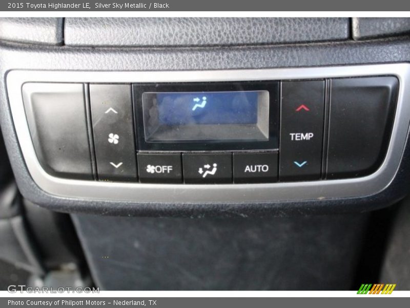 Silver Sky Metallic / Black 2015 Toyota Highlander LE
