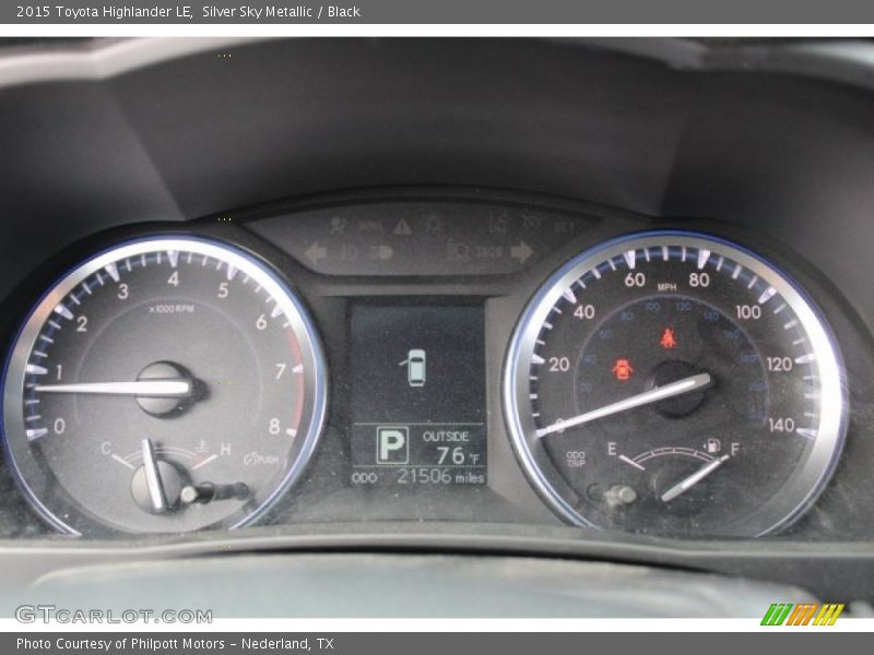 Silver Sky Metallic / Black 2015 Toyota Highlander LE
