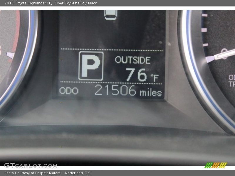 Silver Sky Metallic / Black 2015 Toyota Highlander LE