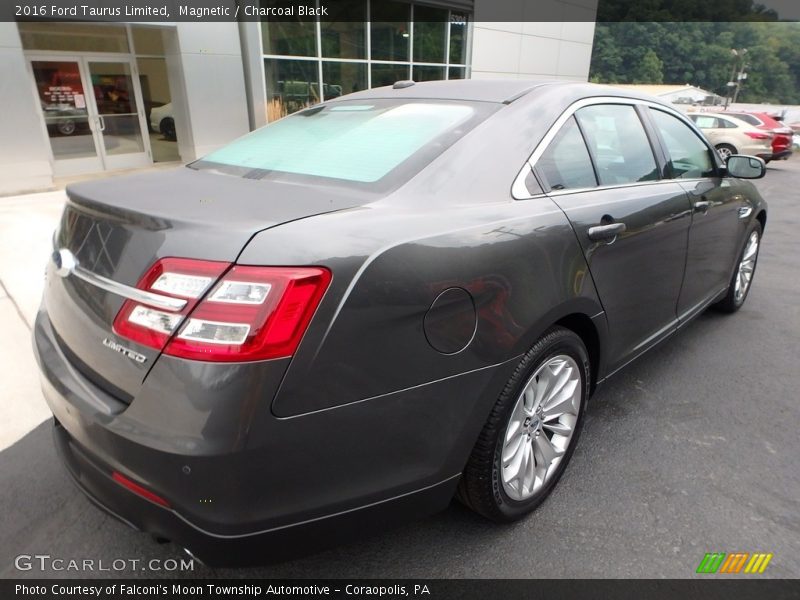 Magnetic / Charcoal Black 2016 Ford Taurus Limited