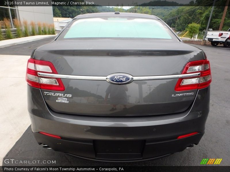 Magnetic / Charcoal Black 2016 Ford Taurus Limited