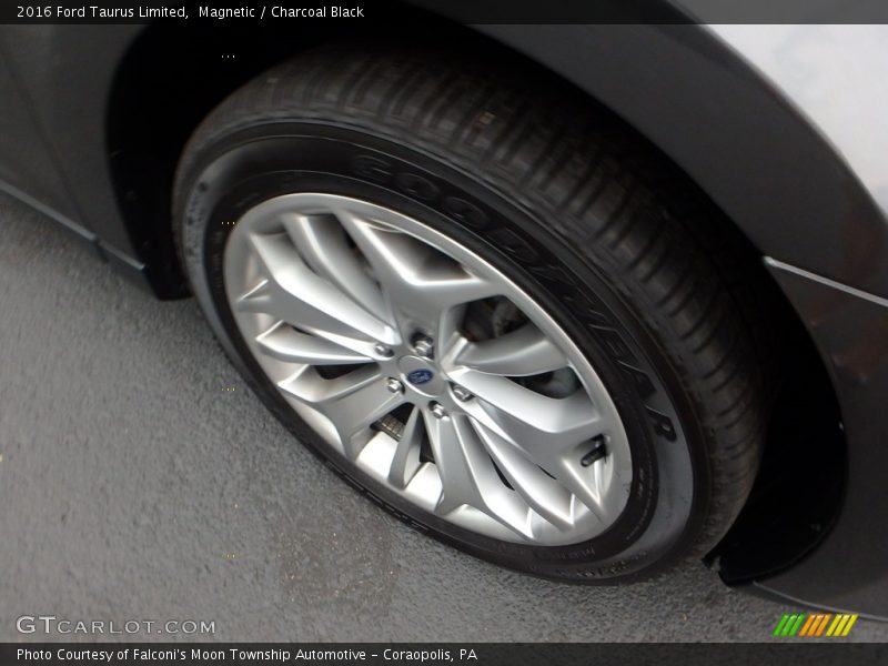 Magnetic / Charcoal Black 2016 Ford Taurus Limited