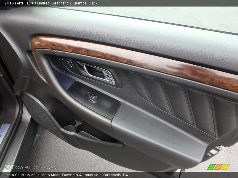 Magnetic / Charcoal Black 2016 Ford Taurus Limited