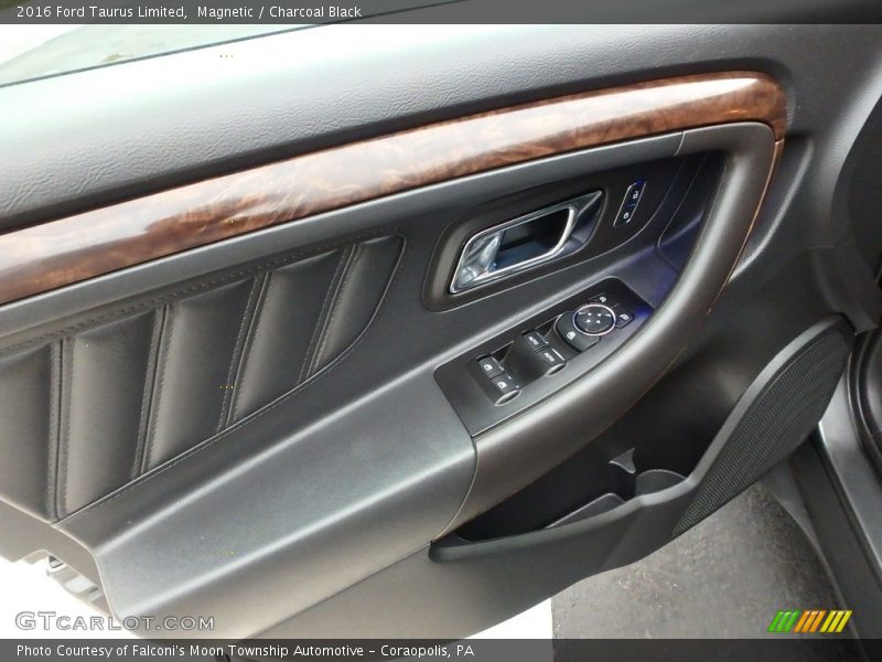 Magnetic / Charcoal Black 2016 Ford Taurus Limited