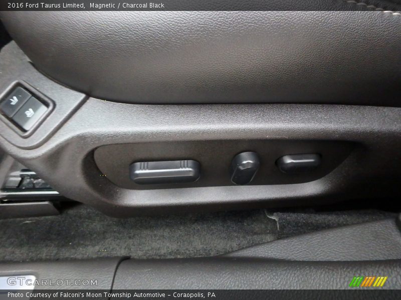 Magnetic / Charcoal Black 2016 Ford Taurus Limited