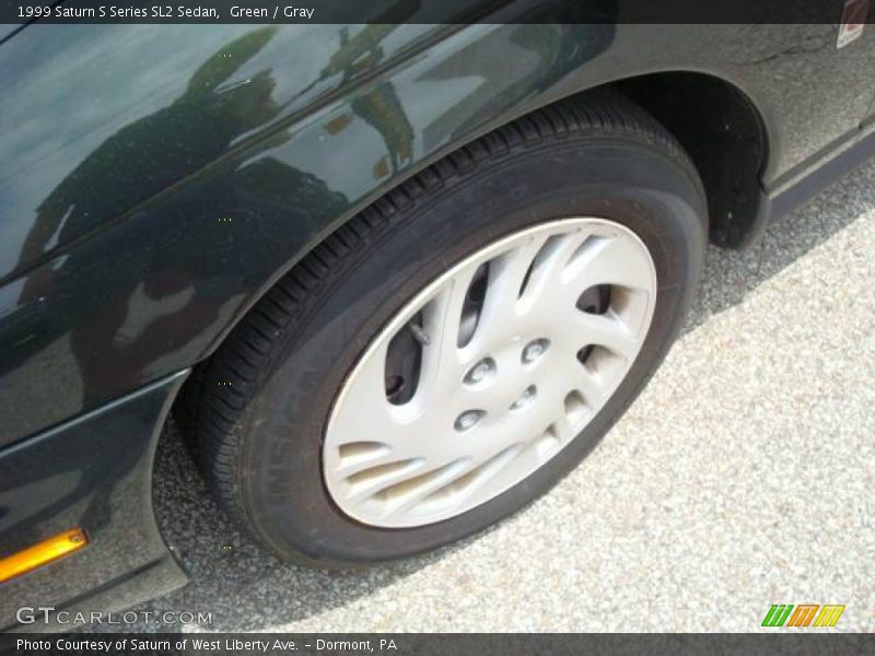 Green / Gray 1999 Saturn S Series SL2 Sedan