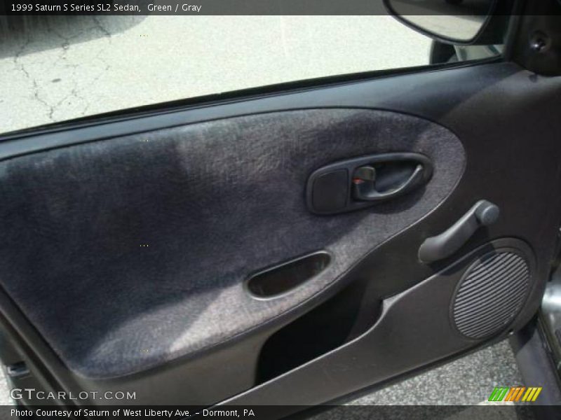 Green / Gray 1999 Saturn S Series SL2 Sedan
