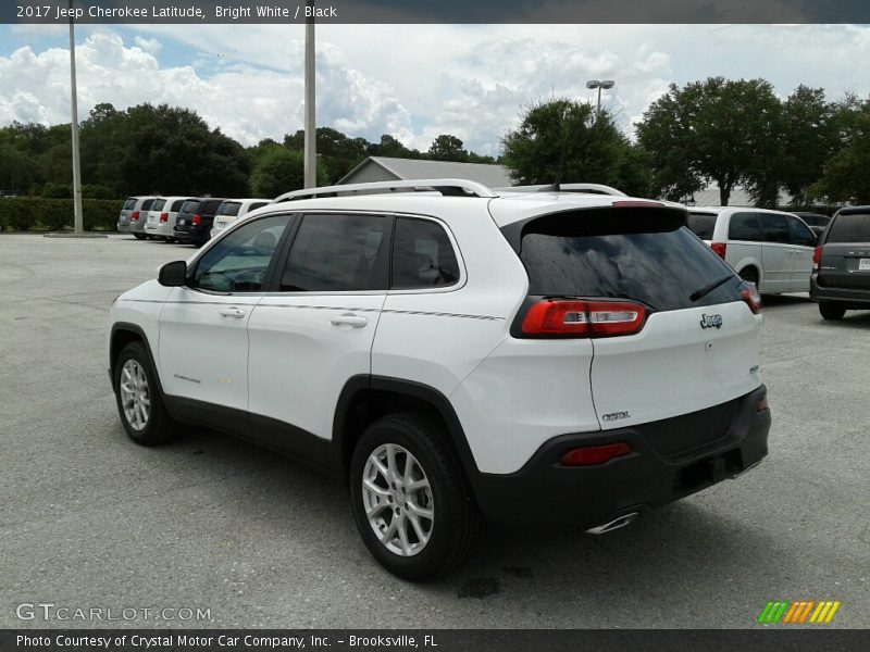 Bright White / Black 2017 Jeep Cherokee Latitude