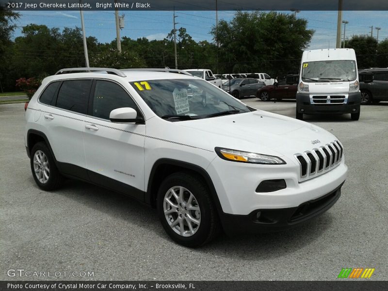 Bright White / Black 2017 Jeep Cherokee Latitude
