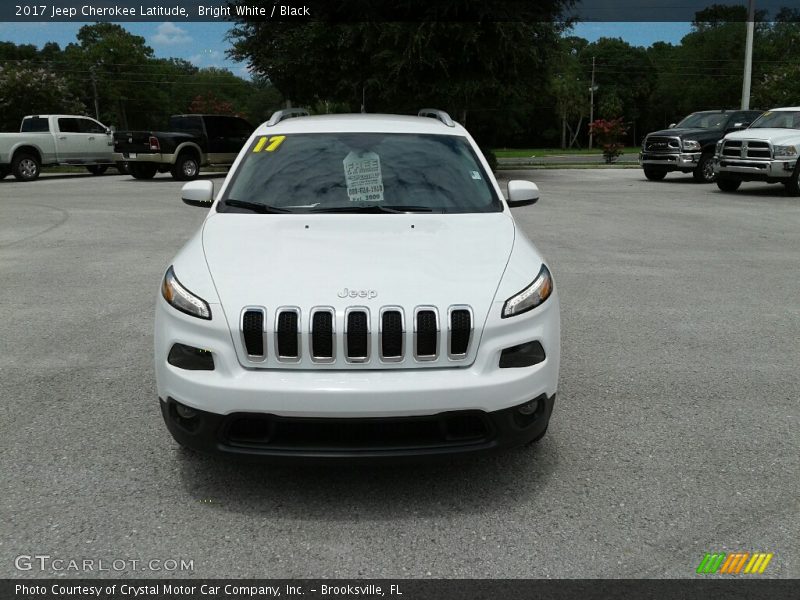 Bright White / Black 2017 Jeep Cherokee Latitude