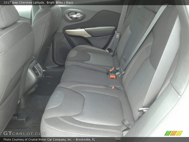 Bright White / Black 2017 Jeep Cherokee Latitude