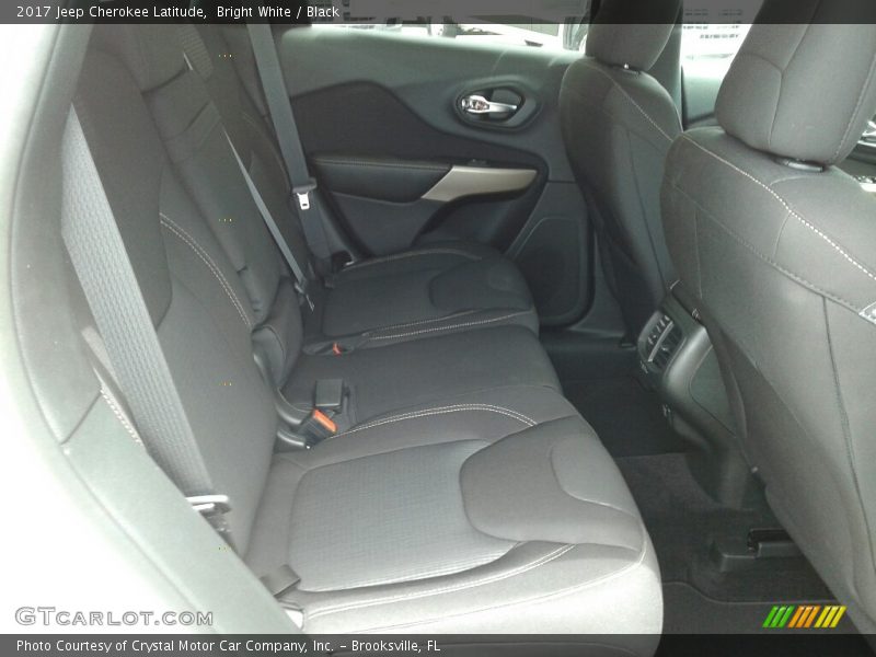 Bright White / Black 2017 Jeep Cherokee Latitude
