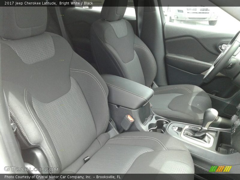 Bright White / Black 2017 Jeep Cherokee Latitude