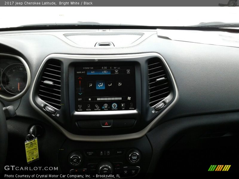Bright White / Black 2017 Jeep Cherokee Latitude
