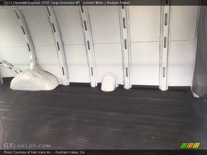 Summit White / Medium Pewter 2017 Chevrolet Express 2500 Cargo Extended WT