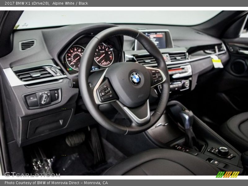 Alpine White / Black 2017 BMW X1 sDrive28i