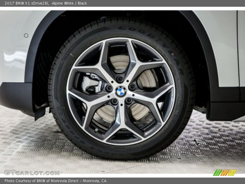 Alpine White / Black 2017 BMW X1 sDrive28i