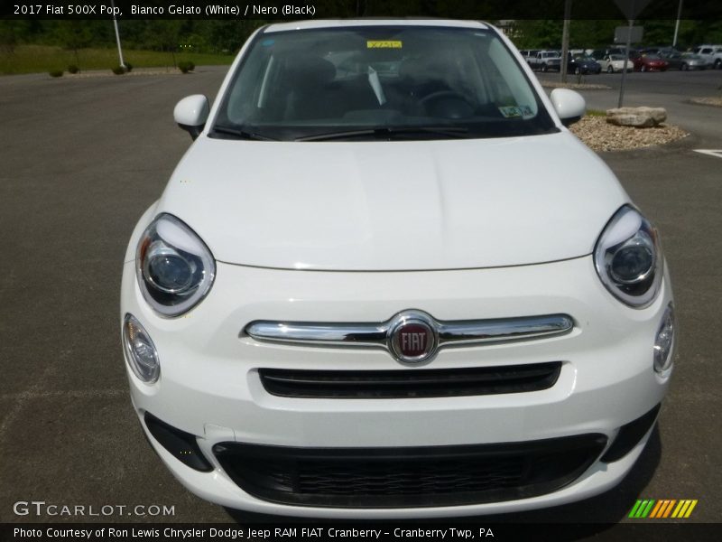 Bianco Gelato (White) / Nero (Black) 2017 Fiat 500X Pop