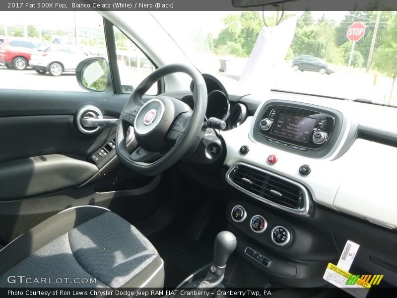 Bianco Gelato (White) / Nero (Black) 2017 Fiat 500X Pop