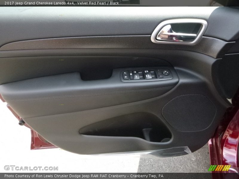 Velvet Red Pearl / Black 2017 Jeep Grand Cherokee Laredo 4x4