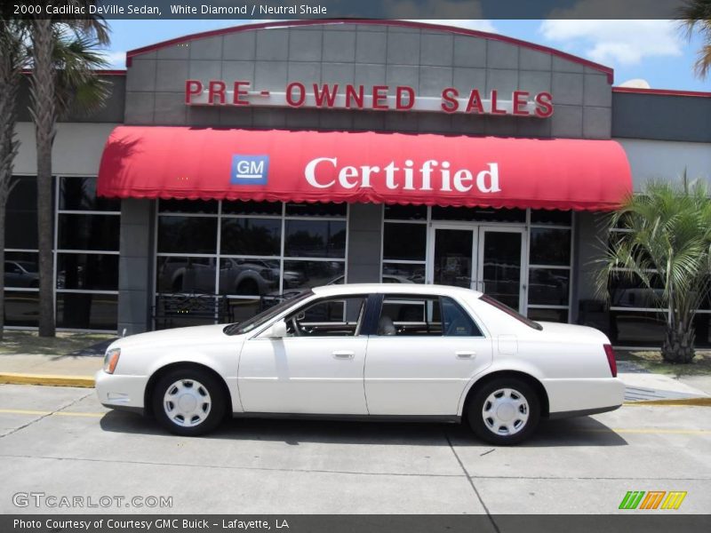 White Diamond / Neutral Shale 2000 Cadillac DeVille Sedan