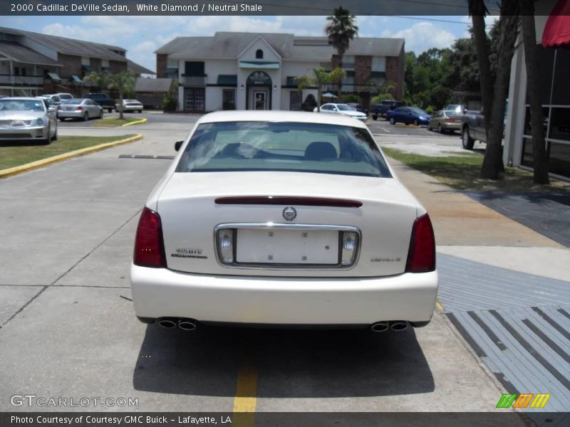 White Diamond / Neutral Shale 2000 Cadillac DeVille Sedan
