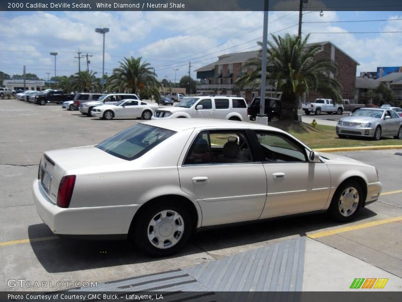 White Diamond / Neutral Shale 2000 Cadillac DeVille Sedan