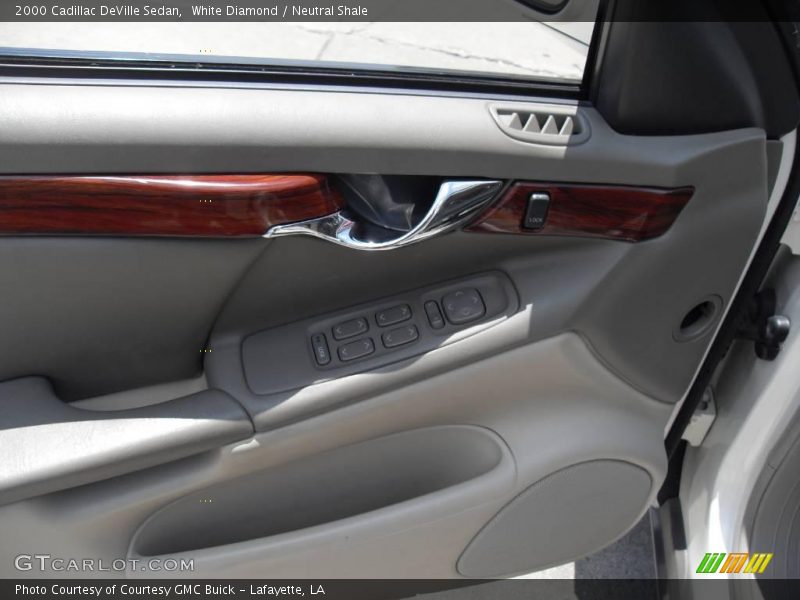White Diamond / Neutral Shale 2000 Cadillac DeVille Sedan