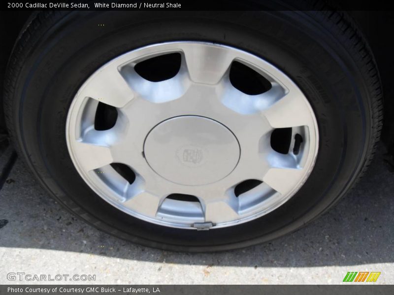 White Diamond / Neutral Shale 2000 Cadillac DeVille Sedan