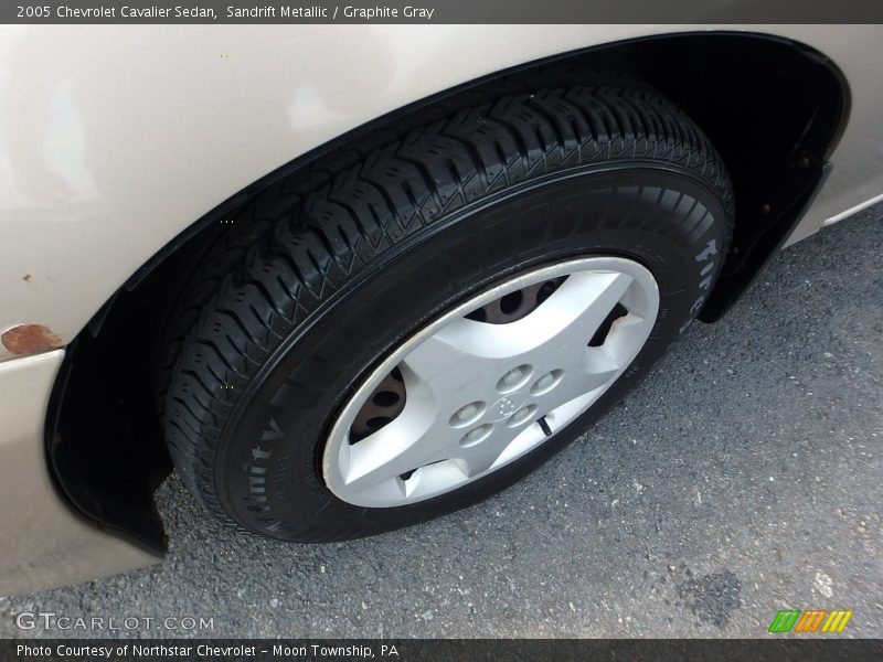 Sandrift Metallic / Graphite Gray 2005 Chevrolet Cavalier Sedan