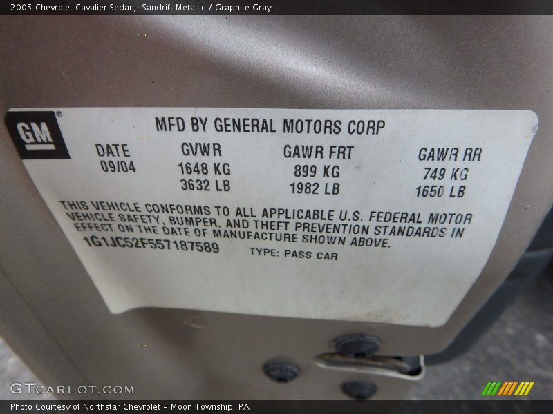 Sandrift Metallic / Graphite Gray 2005 Chevrolet Cavalier Sedan
