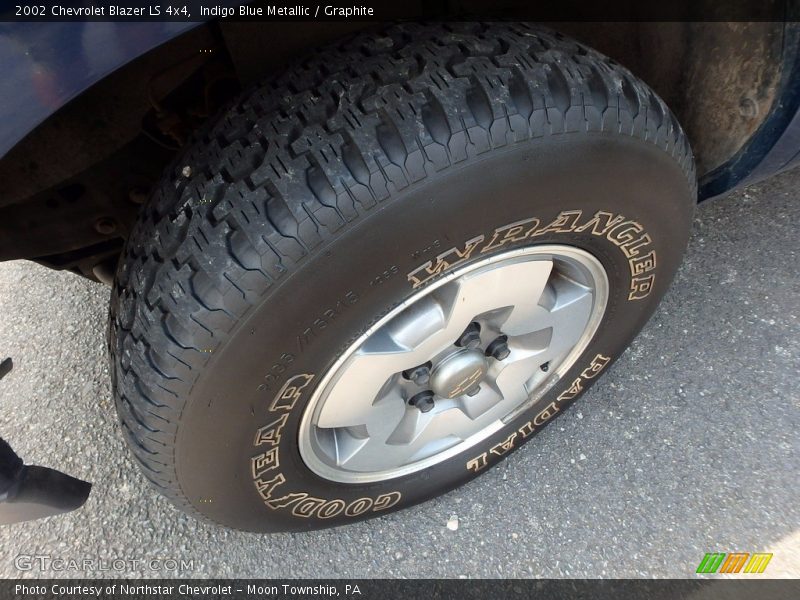 Indigo Blue Metallic / Graphite 2002 Chevrolet Blazer LS 4x4