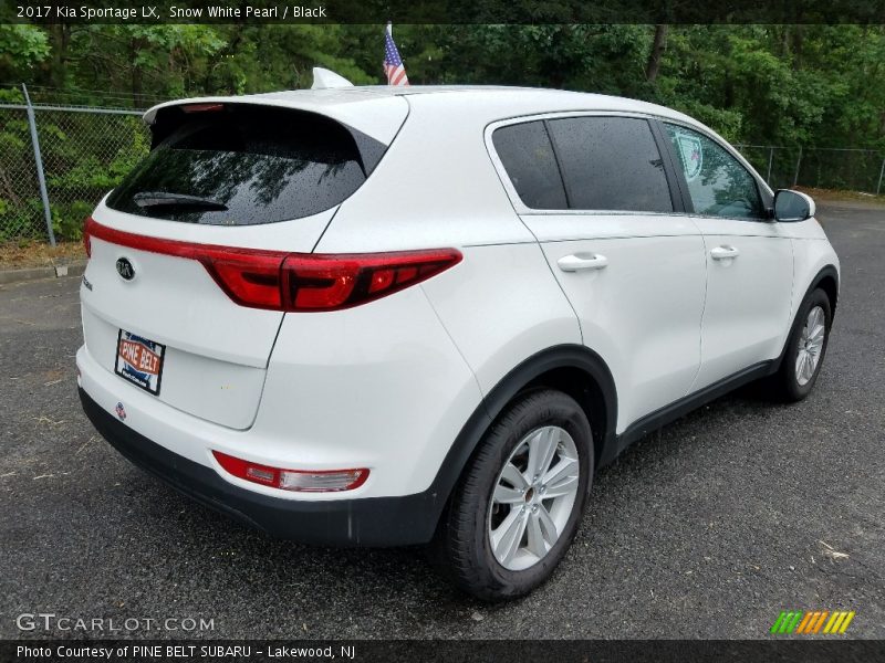 Snow White Pearl / Black 2017 Kia Sportage LX