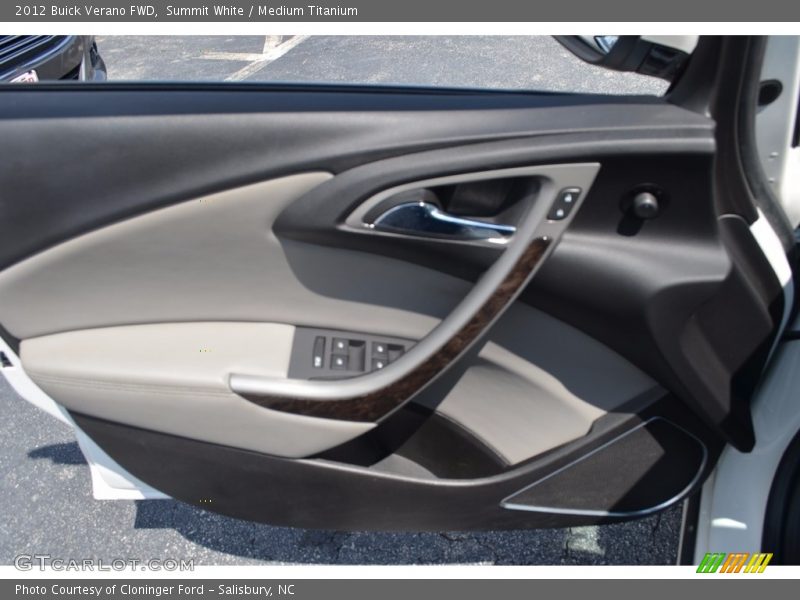 Summit White / Medium Titanium 2012 Buick Verano FWD