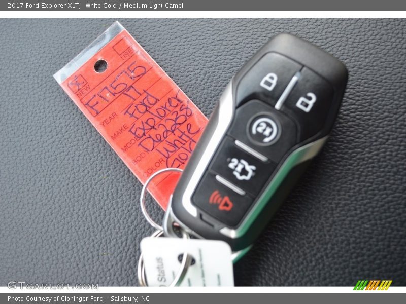 White Gold / Medium Light Camel 2017 Ford Explorer XLT