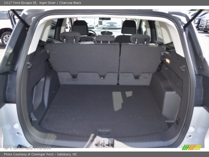 Ingot Silver / Charcoal Black 2017 Ford Escape SE