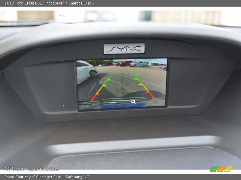 Ingot Silver / Charcoal Black 2017 Ford Escape SE