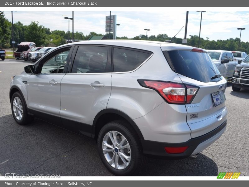 Ingot Silver / Charcoal Black 2017 Ford Escape SE