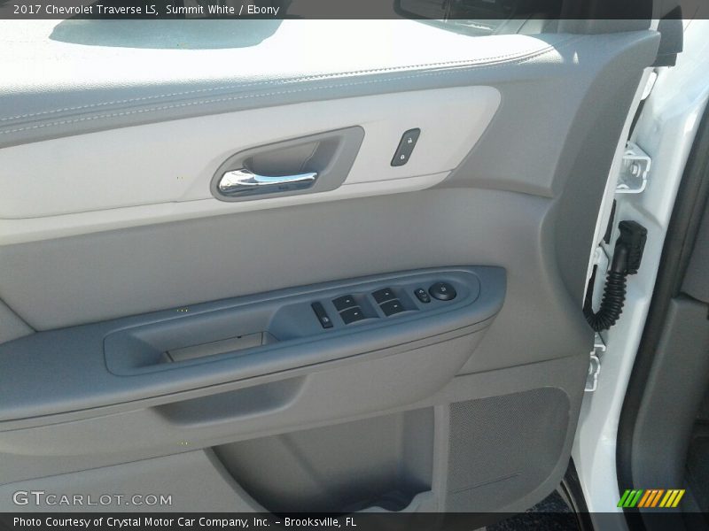 Summit White / Ebony 2017 Chevrolet Traverse LS