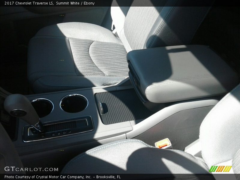 Summit White / Ebony 2017 Chevrolet Traverse LS