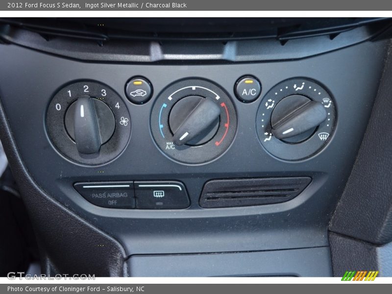 Ingot Silver Metallic / Charcoal Black 2012 Ford Focus S Sedan